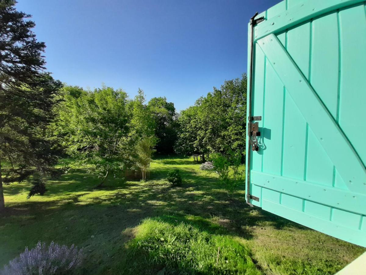 Chambre soignée et accueillante à la campagne - Ch Rouge L'Honor-de-Cos Esterno foto